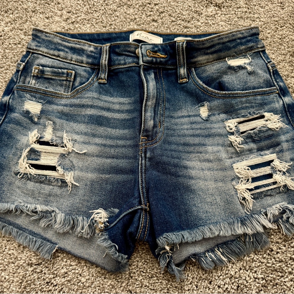 Kancan shorts, curvy size 27 waist